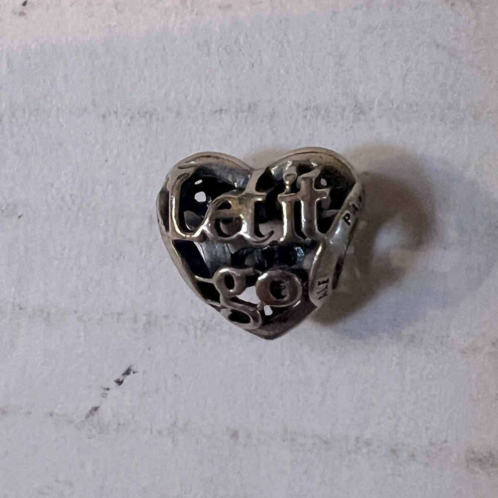 AUTHENTIC PANDORA 791596 Disney Let It Go Frozen Charm Retired